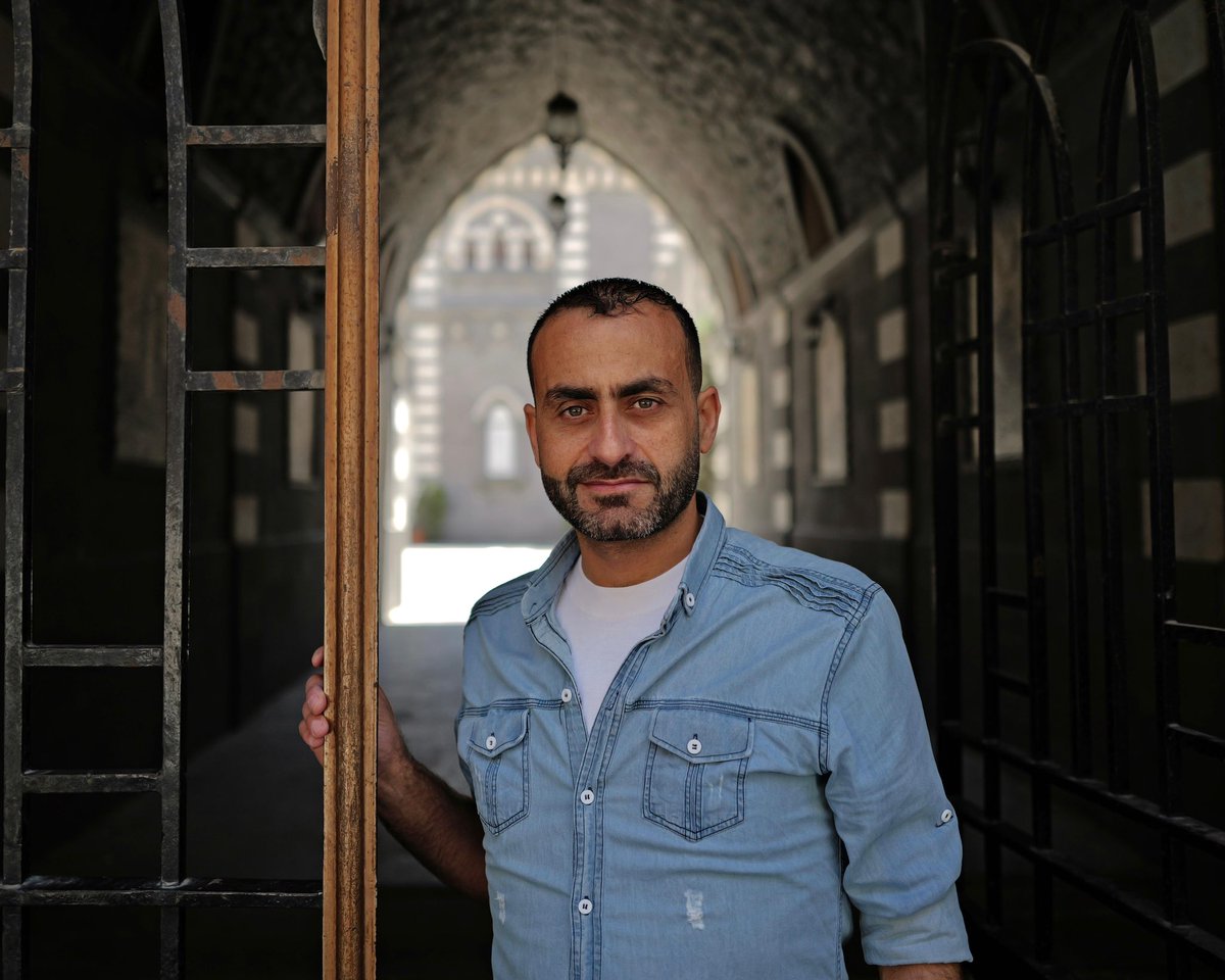 Caroline Hayek (@hayekcaroline) on Twitter photo Thread.1/4 à Homs, <a href="/MatthieuKaram/">Matthieu Karam</a> et moi avons rencontré Johnny Daoud libéré en mars après avoir passé 10 ans dans des prisons d’Idleb… Thread.1/4 à Homs, <a href="/MatthieuKaram/">Matthieu Karam</a> et moi avons rencontré Johnny Daoud libéré en mars après avoir passé 10 ans dans des prisons d’Idleb…
