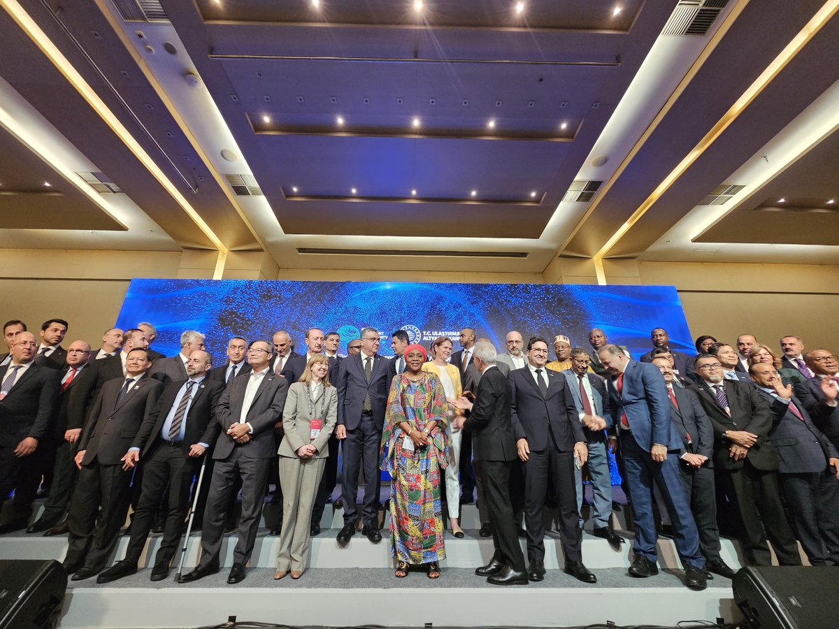 Ministrstvo za infrastrukturo (@mzi_rs) on Twitter photo 🌍V zaključku Svetovnega foruma o prometni povezljivosti v Istanbulu, ki je zbral 3500 delegatov iz 80 držav, je 🇹🇷minister Abdulkadir Uraloğlu poudaril vlogo Slovenije in ministrice Bratušek na panelu o strateški povezljivosti za odporno Evropo <a href="/UABakanligi/">T.C. Ulaştırma ve Altyapı Bakanlığı</a> #Odpornost #MZI 🌍V zaključku Svetovnega foruma o prometni povezljivosti v Istanbulu, ki je zbral 3500 delegatov iz 80 držav, je 🇹🇷minister Abdulkadir Uraloğlu poudaril vlogo Slovenije in ministrice Bratušek na panelu o strateški povezljivosti za odporno Evropo <a href="/UABakanligi/">T.C. Ulaştırma ve Altyapı Bakanlığı</a> #Odpornost #MZI