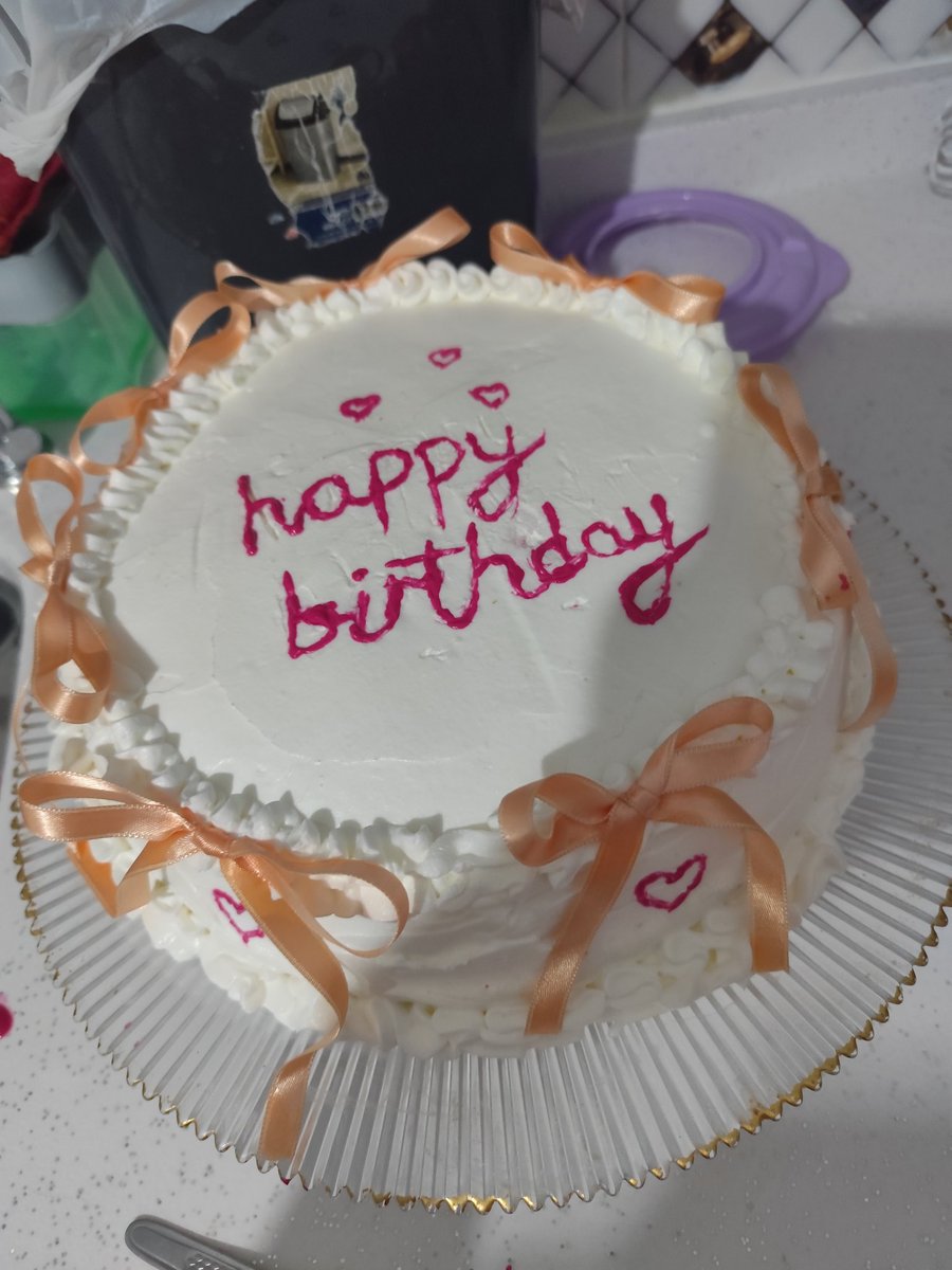 Kendi pastasını kendisi yapmak isteyince kızlarrr