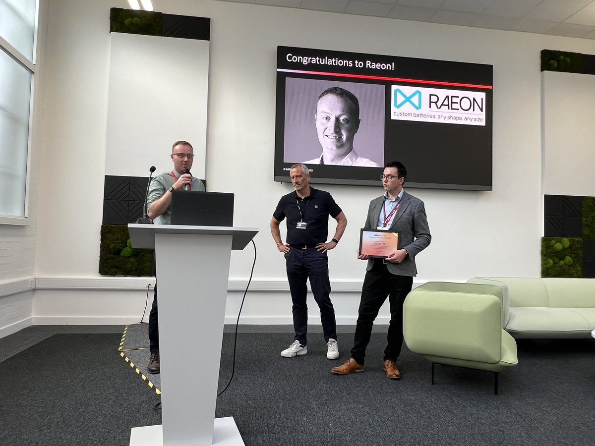 Becky Lodge tweet media