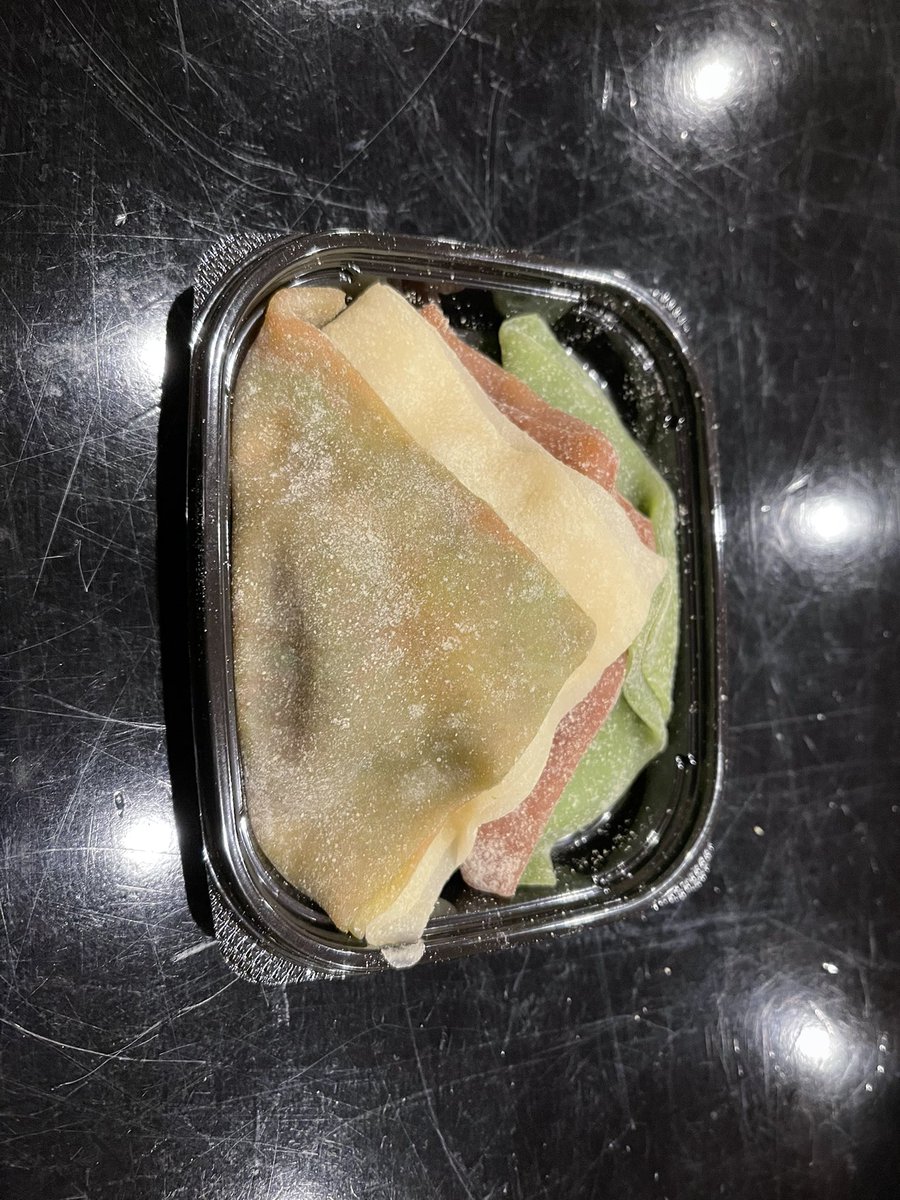 梅雨明けし猛暑の中、京都の伏見稲荷大社、東本願寺、東寺へ行ってきました💦
途中、奥さんのリクエストで西京極の『八つ橋庵とししゅうやかた』で、生八橋手作り体験をし、創作京料理(ゆば蒸しご飯）を頂きました。
【いや〜暑かった🥵インバウンド観光客で外国ですね、京都は！】