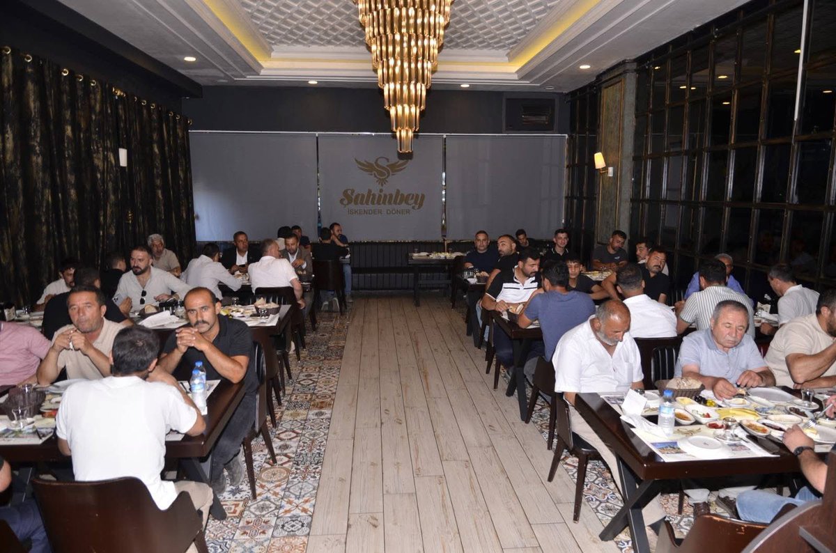 İlçe başkanımız Rıdvan Akbulut Bursa Hurdacılar oda  başkanımız  Mehmet ERASLAN’nın  daveti üzerine;

Düzenlemiş olduğu ikinci dönem yeniden adaylık tanıtıp toplantısına ilçe yönetim kurulu üyelerimiz ile birlikte katılım sağladı.
#bbpgürsu