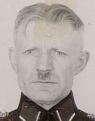 Erik Schaap (@eriksgaap) on Twitter photo Nieuw verhaal.
Op 29 juni 1945, vandaag tachtig jaar geleden, zette de Politieke Opsporingsdienst verzetsstrijder Jacob Out gevangen. Het duurde drie maanden voor deze Zaandamse gastheer van joodse onderduikers weer op vrije voeten kwam. Wat ging er mis? meitotmei.nl/jacob-out-verz… Nieuw verhaal.
Op 29 juni 1945, vandaag tachtig jaar geleden, zette de Politieke Opsporingsdienst verzetsstrijder Jacob Out gevangen. Het duurde drie maanden voor deze Zaandamse gastheer van joodse onderduikers weer op vrije voeten kwam. Wat ging er mis? meitotmei.nl/jacob-out-verz…