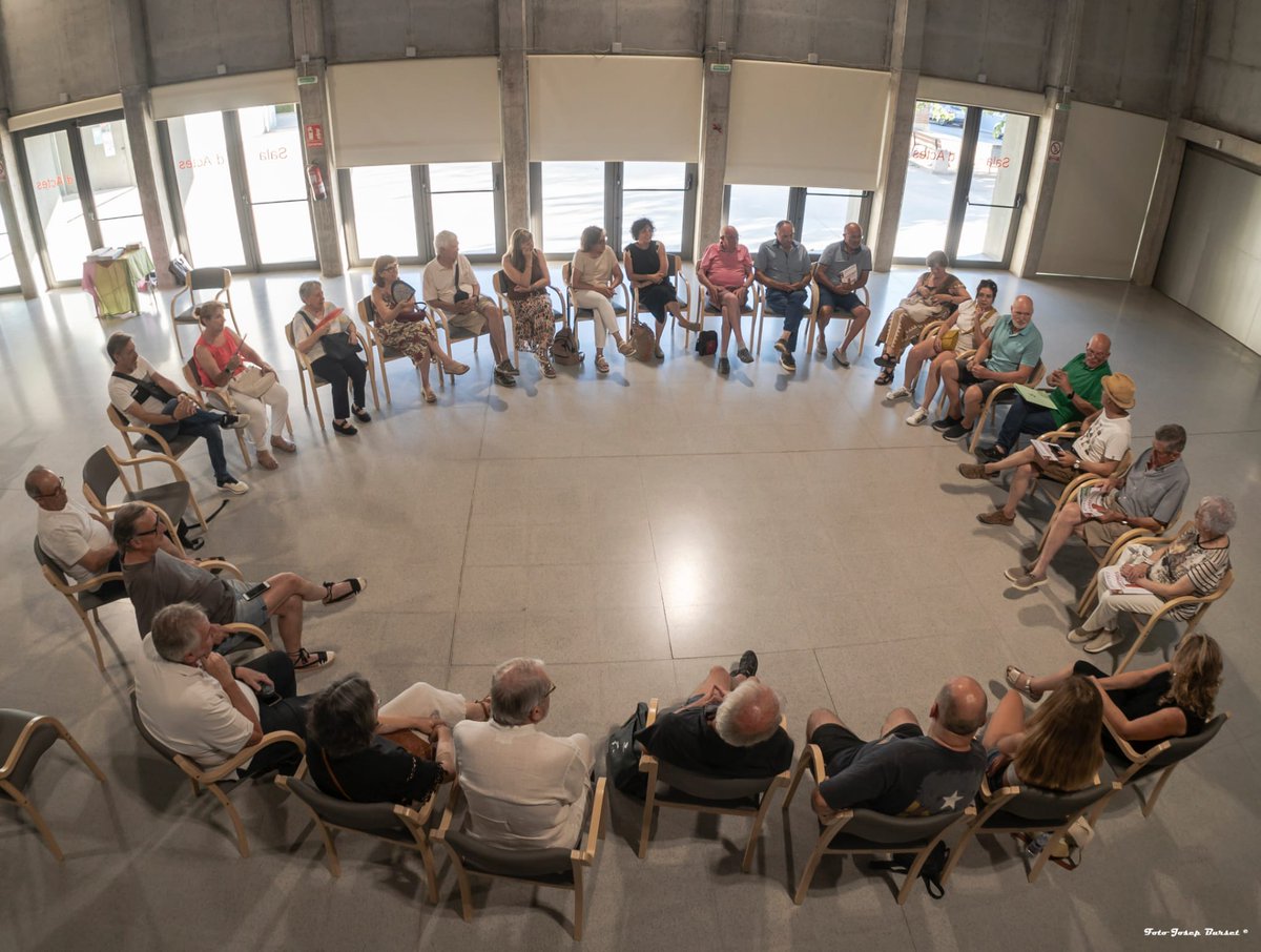 Josep Pastells Mascort (@joseppastells) on Twitter photo Rotllana al centre cívic d'Ullà durant la presentació, ahir a la tarda, del número 47 de la revista Gavarres. La disposició en forma de cercle va afavorir el debat.
(Foto:<a href="/JosepBurset/">Josep Burset ll*ll 🏴</a>) <a href="/Gerardbague/">Gerard Bagué</a> <a href="/madriaroura/">Àngel Madrià Roura</a> <a href="/eloimadria/">Eloi Madrià Roura</a> <a href="/xonsabat/">Xon Sàbat Mir</a> <a href="/MontseCC8/">Montse Casas Cabaleiro</a> <a href="/GrupGavarres/">Grup Gavarres</a> <a href="/SansalvadorJM/">Josep M. Sansalvador</a> Rotllana al centre cívic d'Ullà durant la presentació, ahir a la tarda, del número 47 de la revista Gavarres. La disposició en forma de cercle va afavorir el debat.
(Foto:<a href="/JosepBurset/">Josep Burset ll*ll 🏴</a>) <a href="/Gerardbague/">Gerard Bagué</a> <a href="/madriaroura/">Àngel Madrià Roura</a> <a href="/eloimadria/">Eloi Madrià Roura</a> <a href="/xonsabat/">Xon Sàbat Mir</a> <a href="/MontseCC8/">Montse Casas Cabaleiro</a> <a href="/GrupGavarres/">Grup Gavarres</a> <a href="/SansalvadorJM/">Josep M. Sansalvador</a>