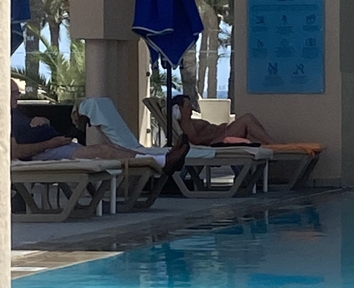 AndyPearson68's tweet image. One for @JackMulhall92 leading on from Jenricks 👖 👞 Picture.
35deg ☀️ 👞 &amp;amp; 🧦 combo 👀