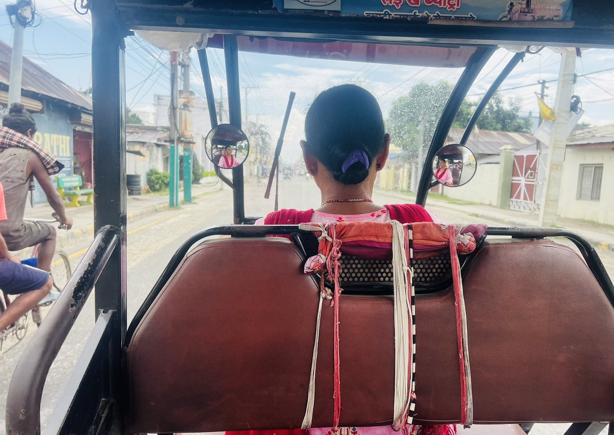 SudinPokharel's tweet image. बिराटनगर - सिटि रिक्सा सरर - लागीयो जोर्डन तिर ।