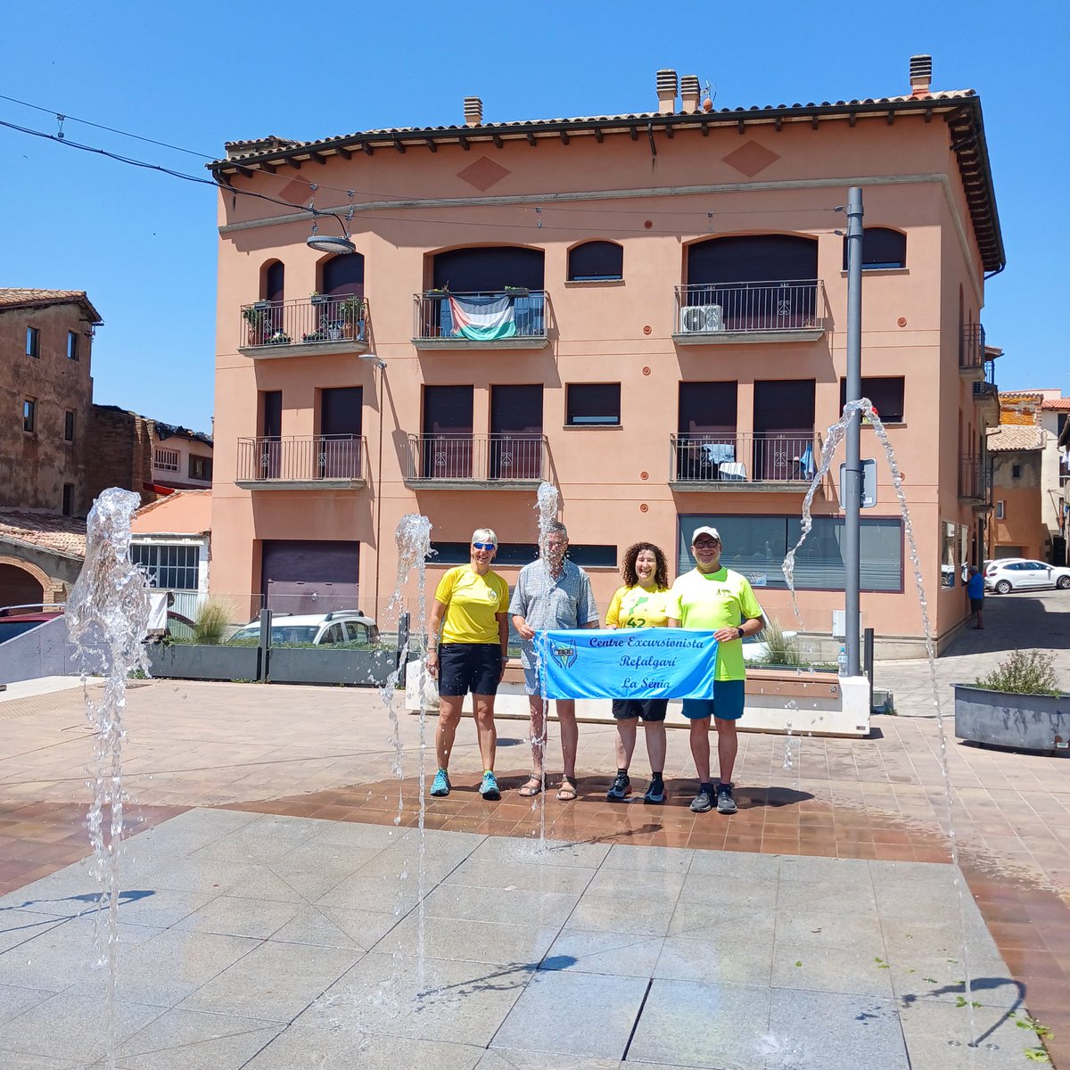 CERefalgari's tweet photo. Ahir, a Sant Pere de Torelló, vam rebre el reconeixament de la FEEC per l'activitat Repte entitats 2024-25: Muntanyes de Prades, Abella de la Conca, cingles de Bertí i El Port de la Selva. Felicitats a la FEEC, al Vp Joan Huertos i a l'entitat de la població, hostes destacats. https://t.co/iyzkUuth2D