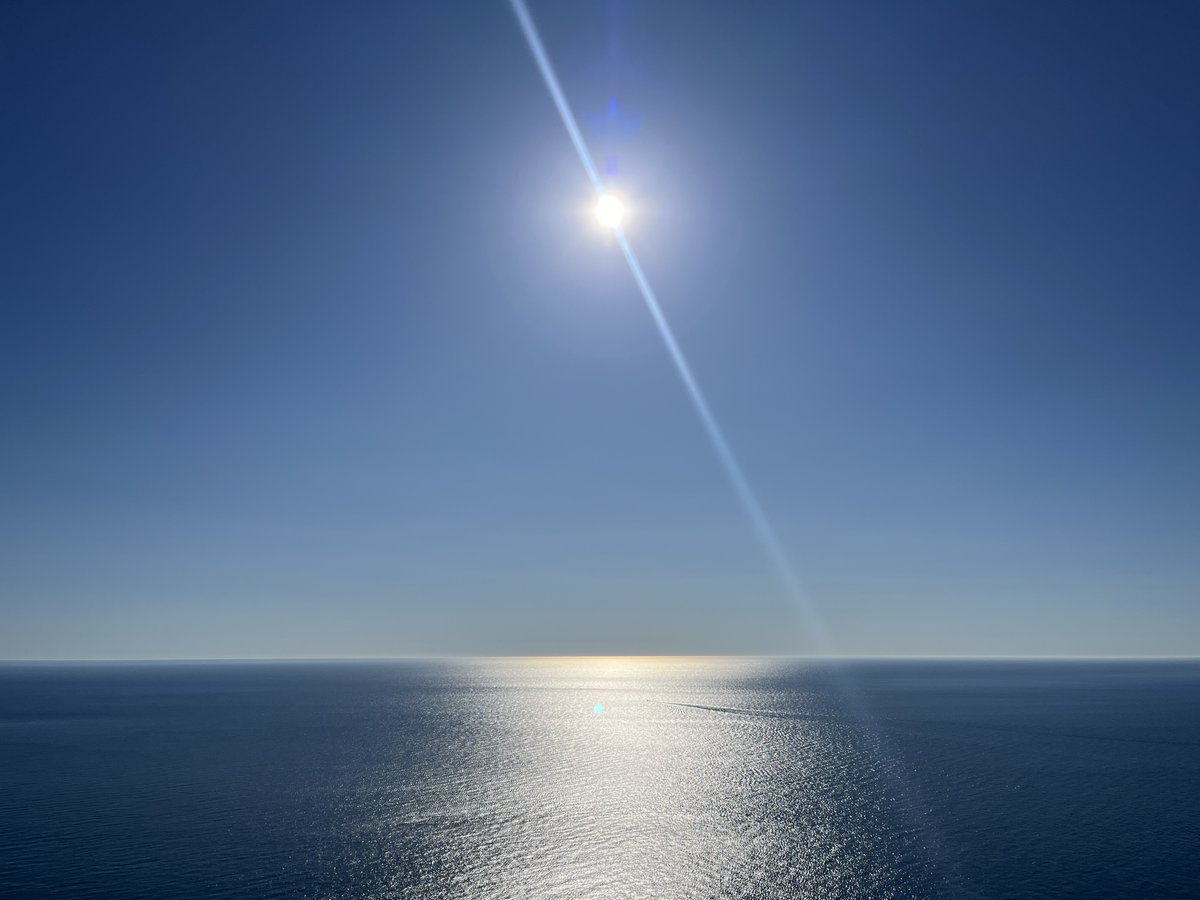 oriol_vinas7's tweet image. The sea is a great yardstick for really understanding how small we are and how immense – and immensely beautiful – creation is. As humans strive for legacy and permanence, the sea humbles us with its immense, mysterious presence.