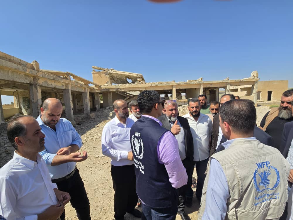 WFP_Syria's tweet image. @WFP_Syria team led by DCD Khalid Osman joined Daraa Governor Anwar Al Zoubi in Busr Al-Harir to assess urgent needs.
They focused on rehabilitating bakeries and expanding the bread subsidy project—key steps to rebuild local food chains and support community.
#Syria