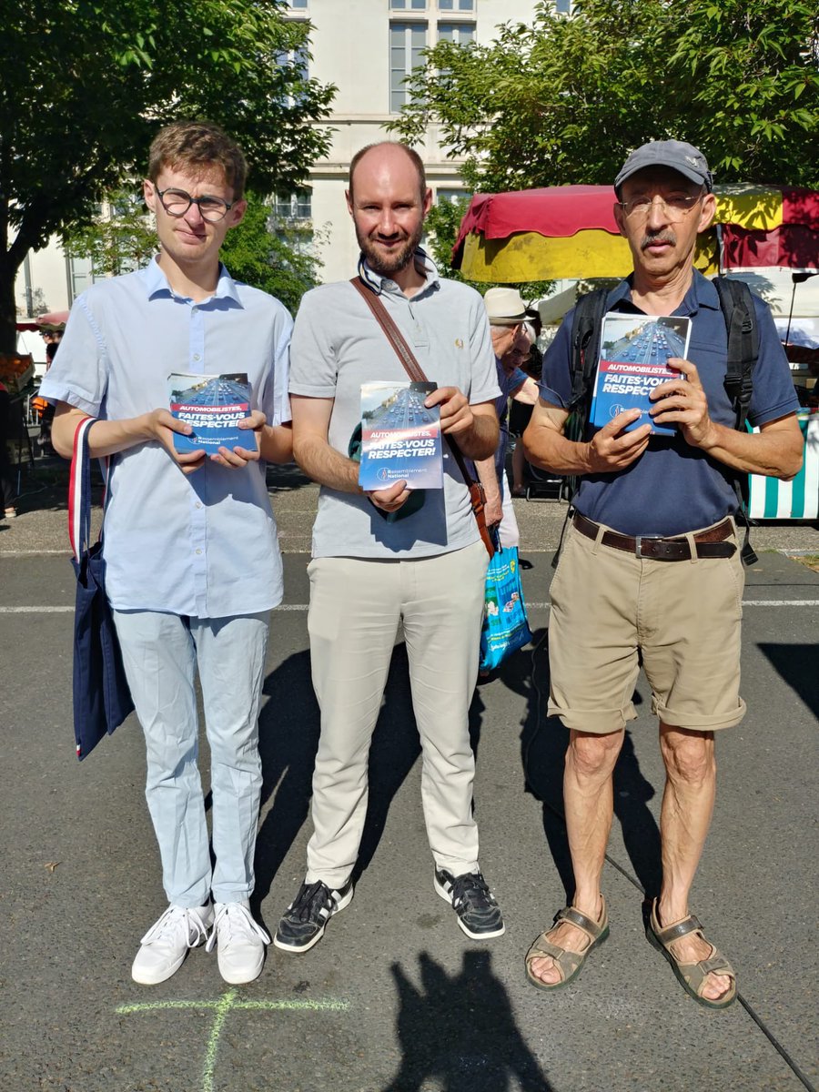 GChabault_37's tweet photo. Nous étions présent aux marché Beaujardin hier et à Rabelais à Tours aujourd’hui pour distribuer des tracts en soutien aux 40 millions d’automobilistes français, de plus en plus ciblés par le gouvernement et l’Union européenne. https://t.co/8z50PlHnuE