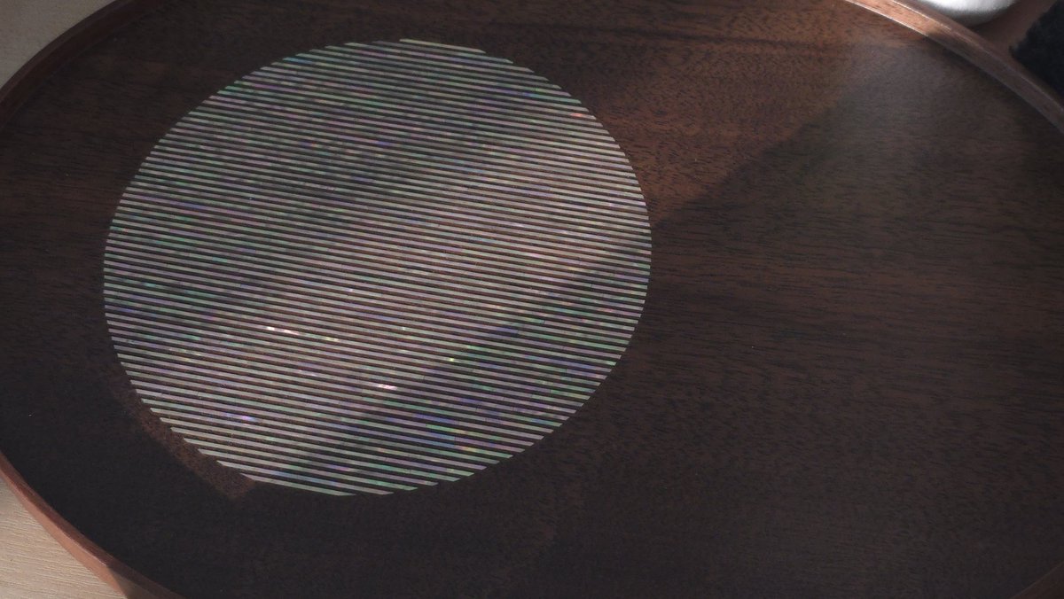 밤이 가장 짧은 여름에 월광문반이 제일 이쁘게 빛나는 시간이 많다는 게 좋다