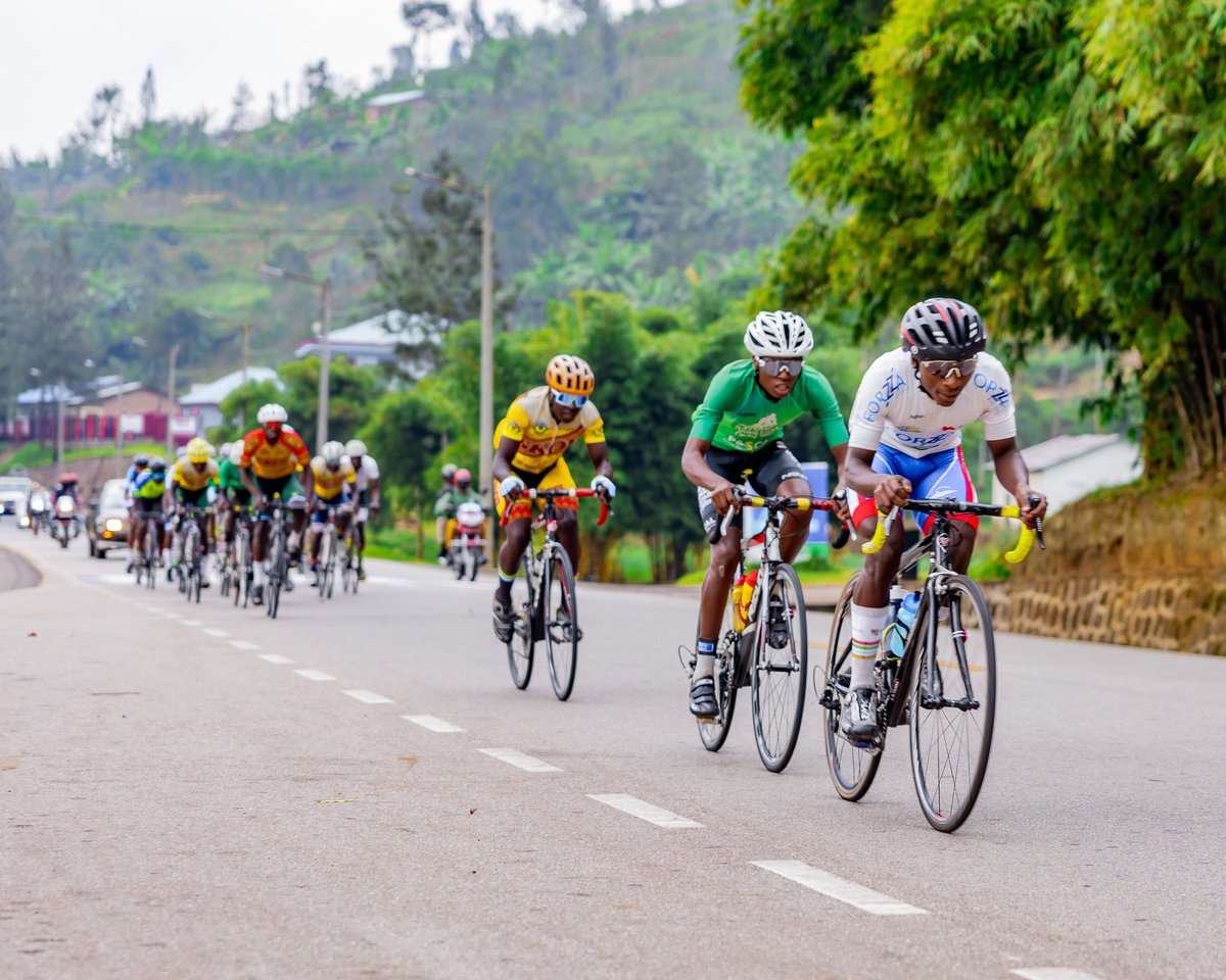 Rwanda National Cycling Championships 2025

▪️Road Race 

📏 Men Juniors 📸

#Rwanda #RwandaChamps2025 #Kigali2025 #IngufuGinLtd #FlyTheDreamOfAfrica #Cycling #RoadRace