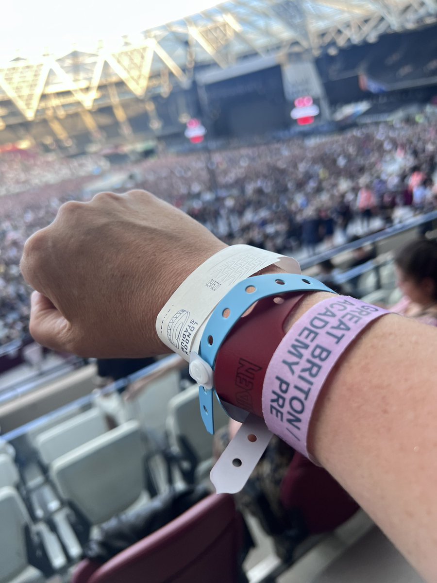 Mummy and Daddy went out out. Epic night. Epic hospitality. <a href="/IronMaiden/">Iron Maiden</a>.