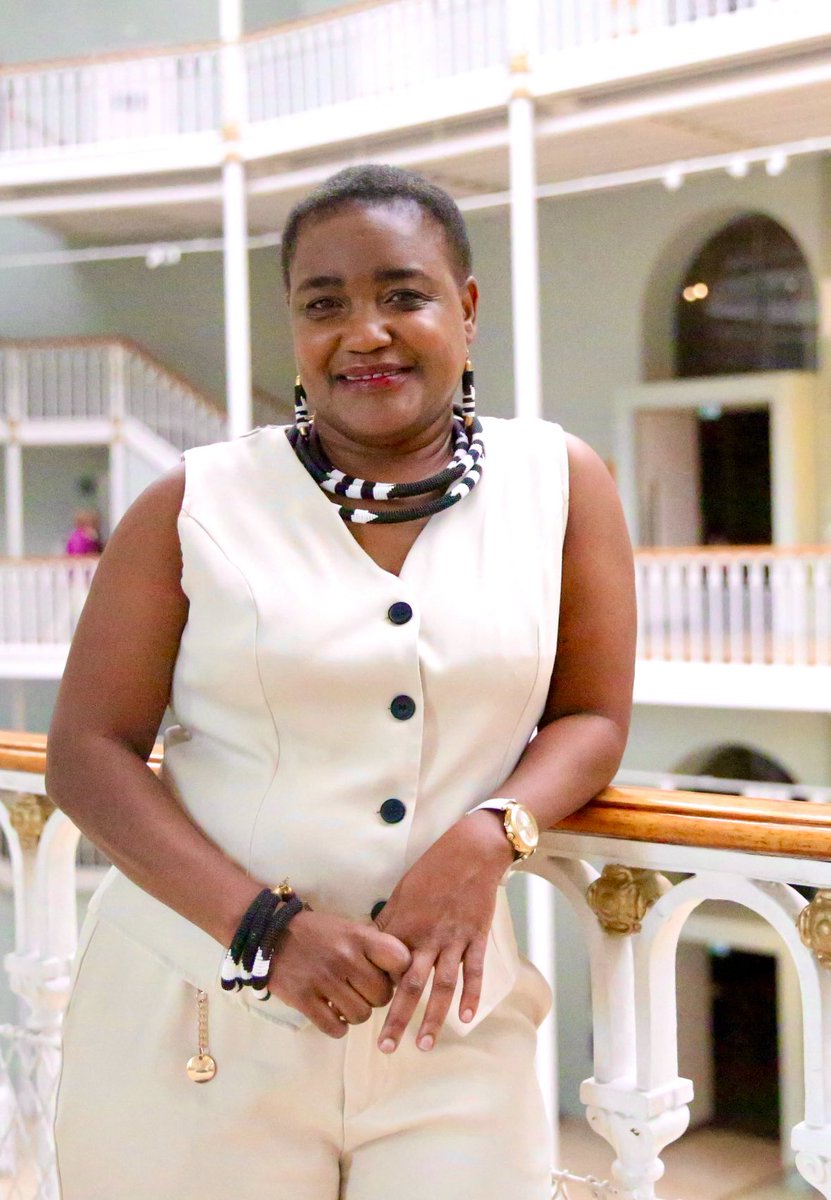 « L’ espoir , c’est d’être capable de voir la lumière malgré l’obscurité ». 
La Nation congolaise survivra et vaincra grâce à l’effort de ses dignes fils et filles . 
Je souhaite un bon dimanche à toute la nation congolaise.
Que notre pays demeure sur la grâce Divine . Soyez