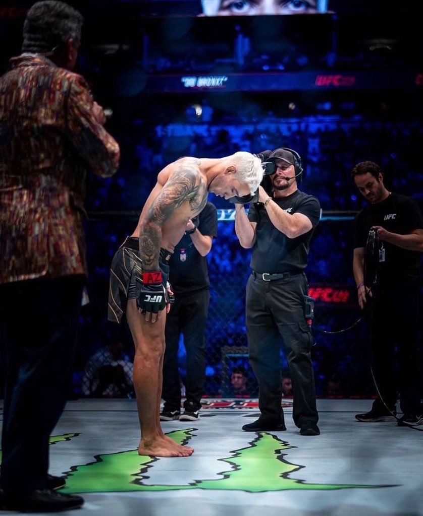 LeColisee_off's tweet image. 🚨I MESSAGE À LA PROPAGANDE OLIVEIRA 🌟🇧🇷🇫🇷

Premièrement, j’espère vous avoir divertit et avoir réussi à vous fédérer autour et tout au long de la propagande Oliveira.

Je voulais vous remercier de m’avoir accompagné durant cette propagande et cela même dans la défaite ! 

Merci…