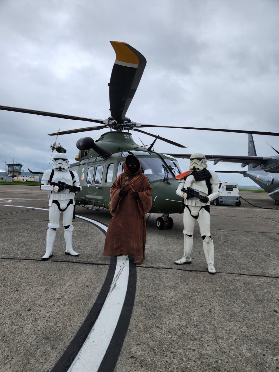 Some of the #501stIreland got to attend the #IrishAirCorps base at Baldonnell yesterday for the Scouting Ireland event. 

Our troopers were kept very busy with all the questions from all the scouts. 

Thankfully, there was no rebel activity 

#BadGuysDoingGood #ScoutingIreland