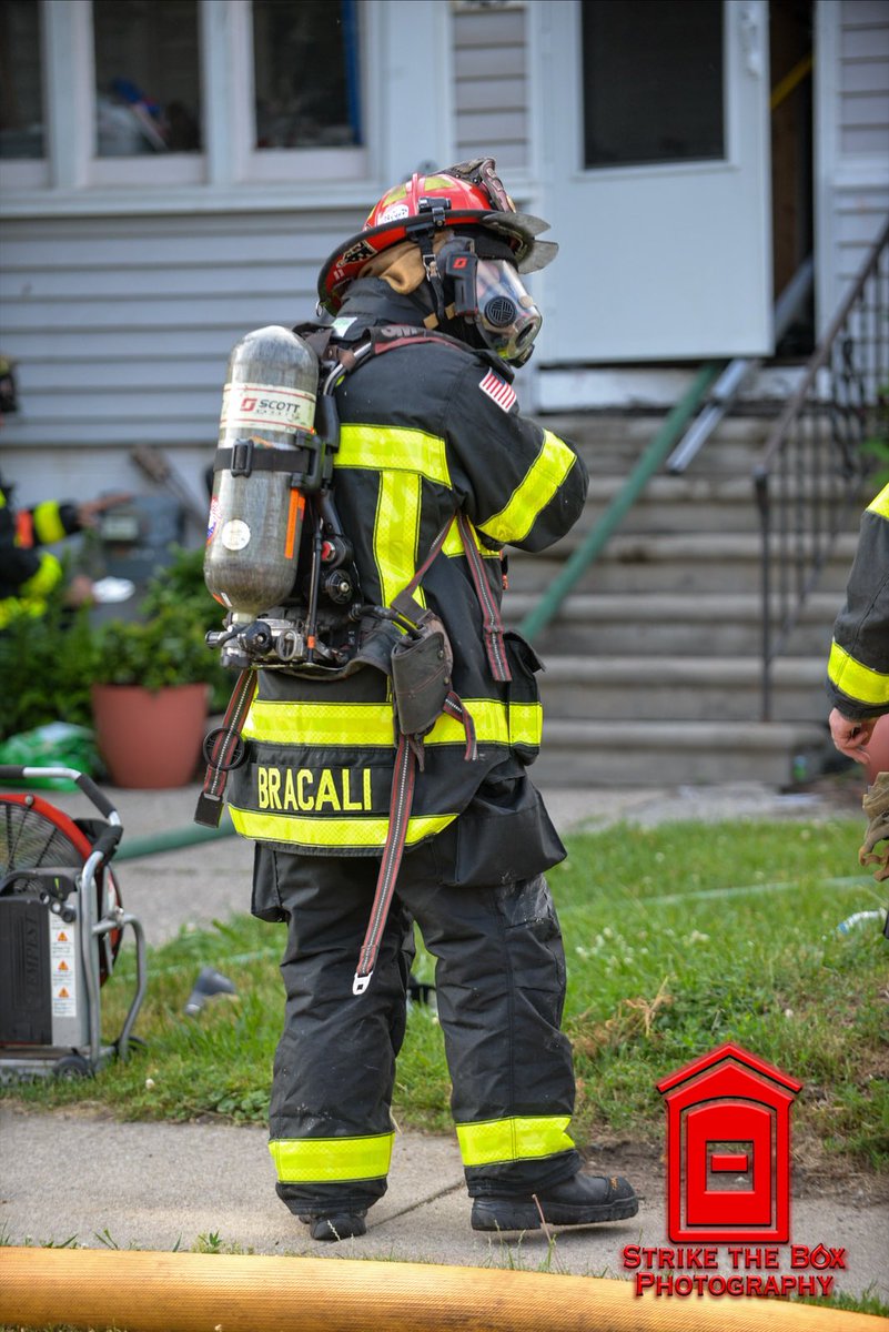 Ferndale Firefighters stretched on this fire in an occupied dwelling. Vester &amp; Paxton. 6/17/25.