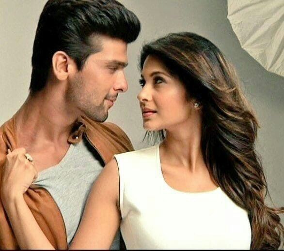 iHrithikholics2's tweet photo. Which one them you pick ? (Tough one)
Aditya-Zoya  or Arjun-Maya 
#HarshadChopda #KushalTandon #JenniferWinget 
#Bepannah #Beyhadh https://t.co/g7W7mDd7tP