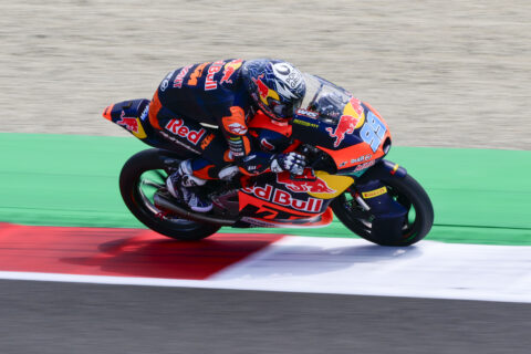 🏍Mundial Moto 3,📍Assen🇳🇱

🔥VICTORIA de Jose Antonio Rueda‼️‼️

Inteligente carrera tapado la mayoría de ella sin meterse en lios y atacando al final para ganar en un caótico final con caidas y bandera roja. 

6 de 10 victorias y más líder con 69 pts de ventaja

David Muñoz