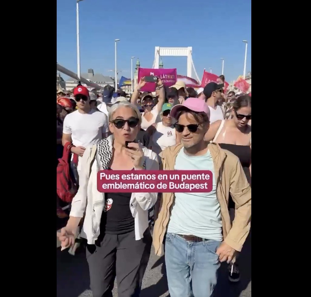 RCupaire's tweet image. Algú sap on venen la gorra que porta el Jaume Asens? M&apos;encanta!