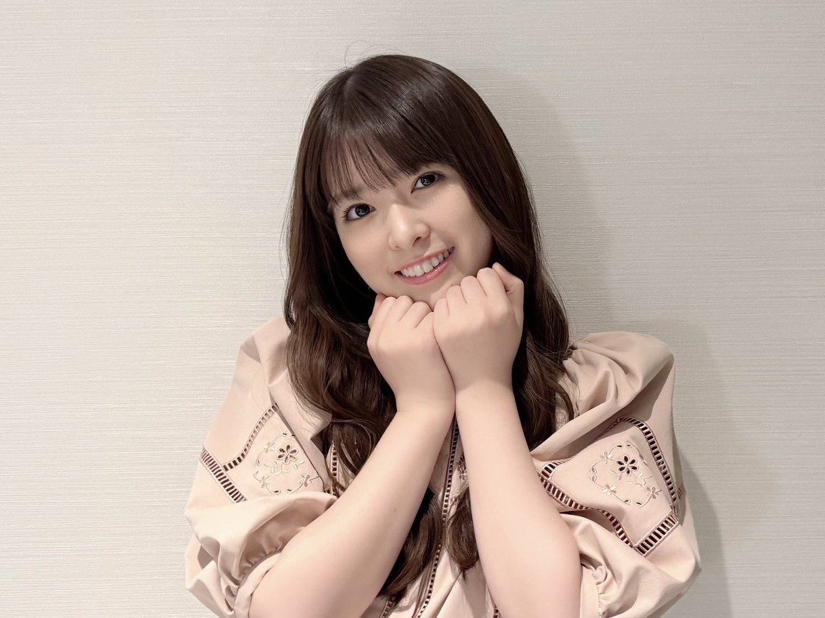 乃木坂46の小川彩さんが表紙&巻頭撮り下ろしグラビアに登場