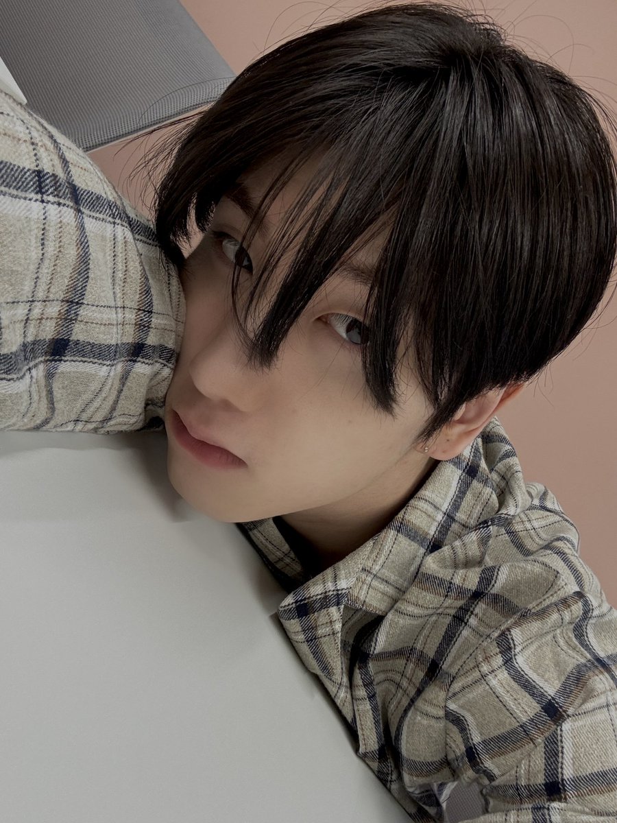 JUSTB_twt's tweet photo. [#도염] 😴😪

#JUSTB #저스트비 #DY https://t.co/CCzdD24XmF