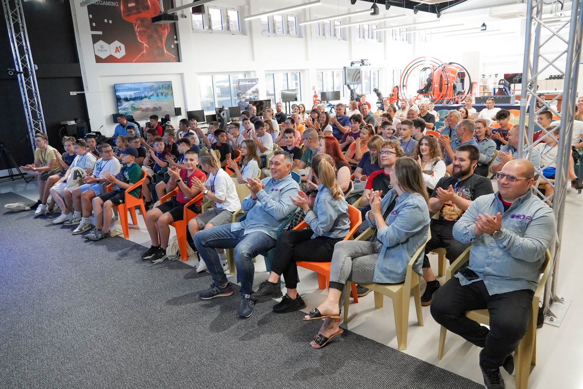 Startali smo s prvim grupama klinaca koji su došli u naš #Ljetnigamingkamp! Neka krene avantura u kojoj polaznici, u tjedan dana izrade svoju vlastitu video igru! Dobro nam došli dragi klinci iz svih krajeva #Hrvatska! 💙🎮☀️