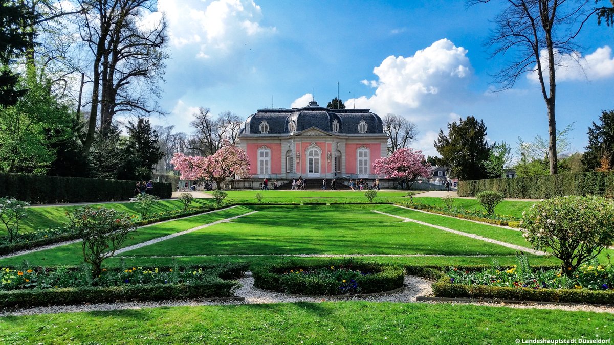 Durch denkmalgeschützte Parks und Friedhöfe, zur Fledermaus-Führung oder ins Ökotop: Im Juli finden wieder Führungen der Reihe "Unterwegs im Grünen" statt.💚🍃

Das Programm findet ihr hier: ow.ly/7Lii50WhgMG