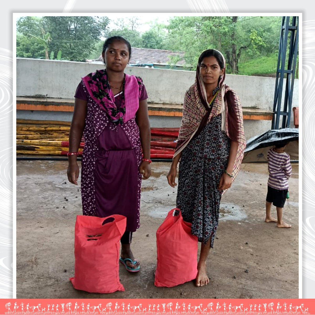 GlpcLivelihood's tweet image. સફેદ મૂસળીથી સપનાંની સફર શરૂ!
વાંસદાની 34 બહેનો આરોગ્યને પણ ધ્યાને રાખીને આયુર્વેદિક ઔષધિ તરીકે ઓળખાતી સફેદ મૂસળીની ખેતી તરફ આગળ વધી રહી છે . આ બહેનો હવે ખેતી અને આવક બંનેમાં લખશે સફળતાની નવી વાર્તા.
નવસારીનો આ નવો પ્રયાસ છે આત્મનિર્ભર મહિલાઓ તરફ.

#Navsari #empowerment…