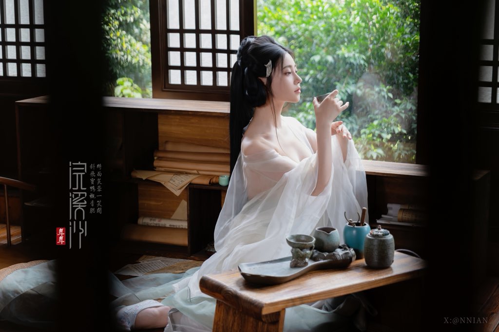 一面风情深有韵，半笺娇恨寄幽怀。
年年古风性感汉服写真《浣溪沙》上新，完美演绎深闺女子的清雅日常。喜欢的来解锁🔓吧😘
#汉服写真 #性感古风 #纯欲女友 #反差女友 https://t.co/Eeh7Eu2ZMx