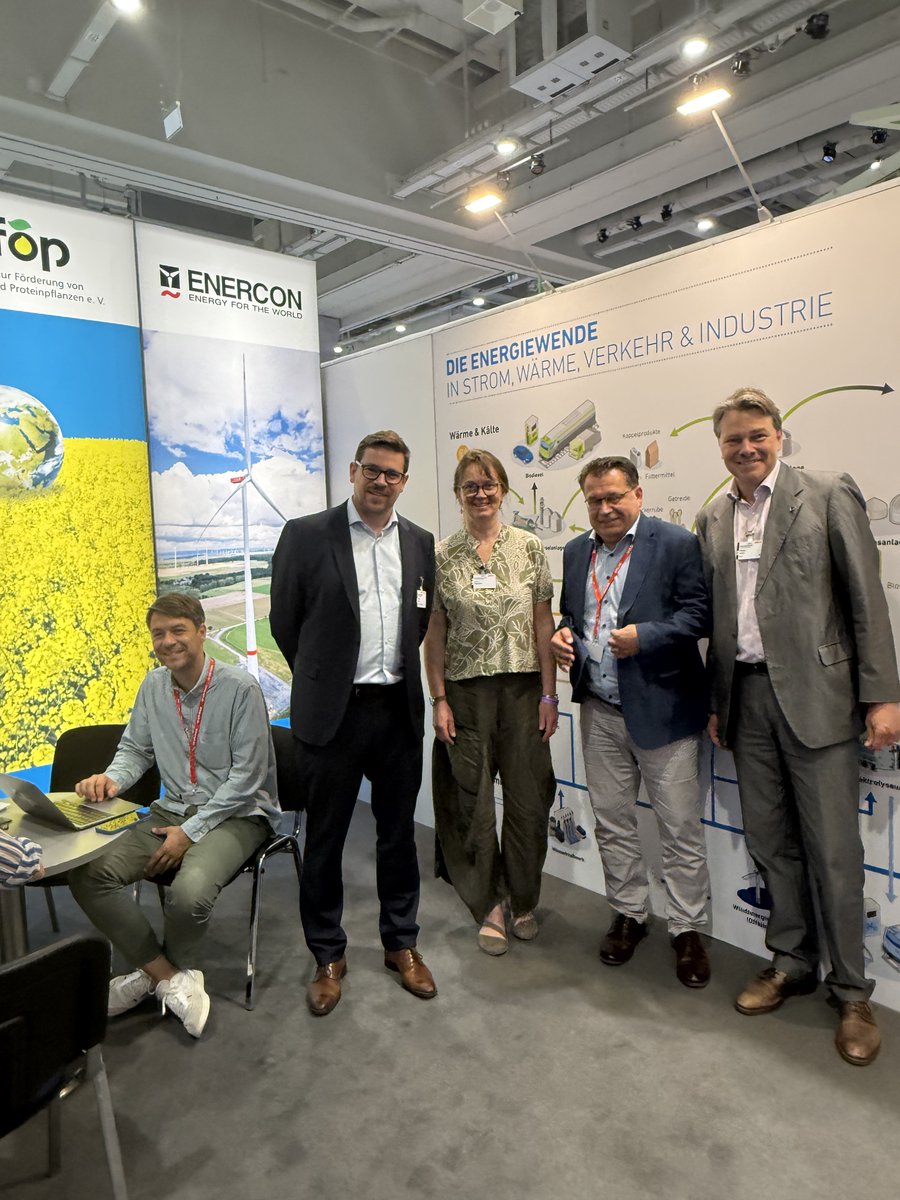 Agentur für Erneuerbare Energien e. V. (@renewstweet) on Twitter photo #Windenergie an Land ist – neben #PV-Freifläche – die günstigste Form der Stromerzeugung in 🇩🇪.
📉 4,3–10,3 ct/kWh laut <a href="/FraunhoferISE/">Fraunhofer ISE</a> (2024).
👉 unendlich-viel-energie.de/mediathek/graf…
Auch ein Thema beim #spdbpt25 mit #Enercon am Stand.
#MarieLuiseWiedermann #NilsSchmid #JulianeKleemann #Windenergie an Land ist – neben #PV-Freifläche – die günstigste Form der Stromerzeugung in 🇩🇪.
📉 4,3–10,3 ct/kWh laut <a href="/FraunhoferISE/">Fraunhofer ISE</a> (2024).
👉 unendlich-viel-energie.de/mediathek/graf…
Auch ein Thema beim #spdbpt25 mit #Enercon am Stand.
#MarieLuiseWiedermann #NilsSchmid #JulianeKleemann