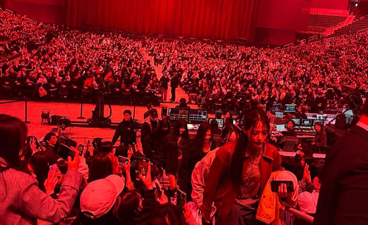 renebxebxe's tweet photo. The power this picture hold🔥 https://t.co/2Y0PXTU80H