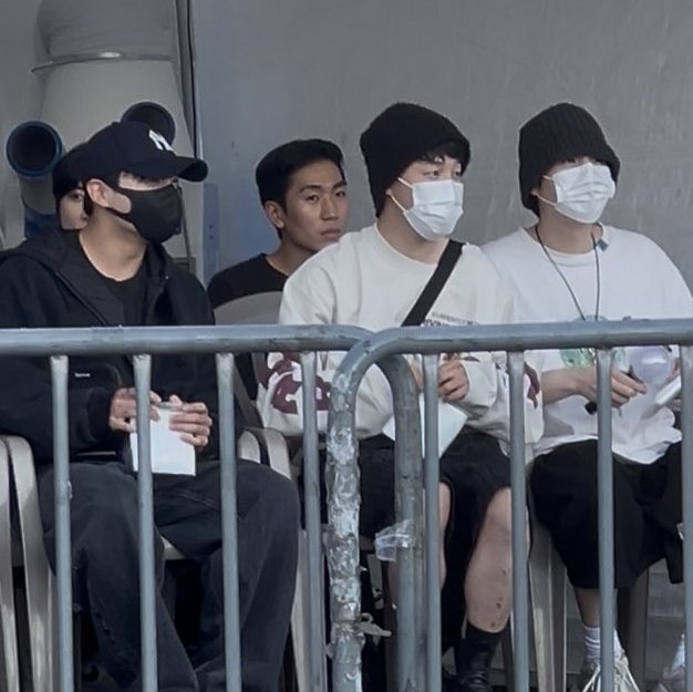 JUNGKOOK JIMIN AND YOONGI ARE HERE 😭😭😭