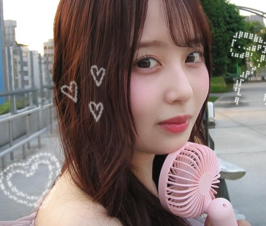 接続不良でミーグリが止まってしまってから運営さんのとこにいくまでに一瞬りかちゃんの画面がうつったんだけど、
止まってるときもやっほーやっほー言い続けてくれてるみたいでほんとにこの子いい子。あとかわいいとっても。