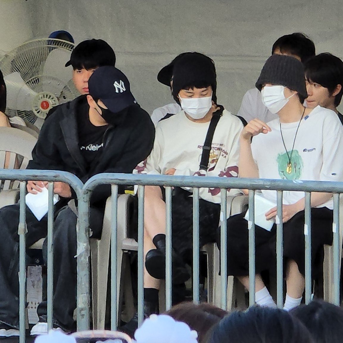 OMG YOONGI, JIMIN AND JUNGKOOK ARE HERE!! 😭💜