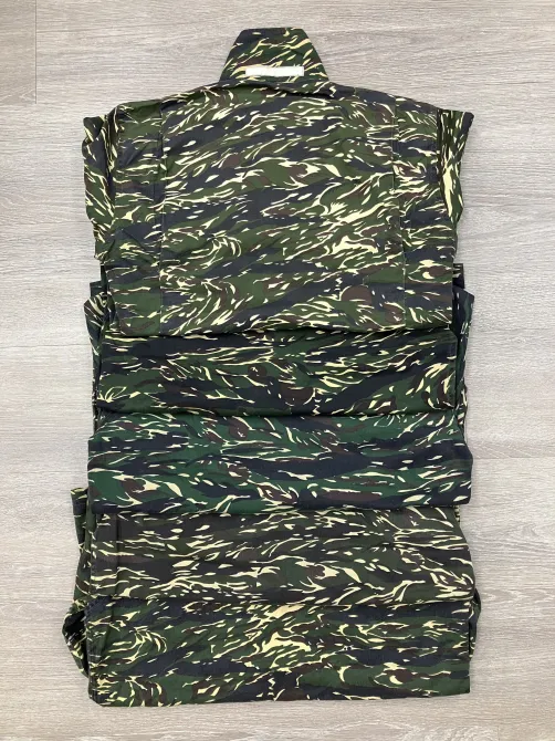 Tungxeng113's tweet image. Various shades and patterns of Taiwanese Marines Corps Tiger Stripes taken from a buddy of mine