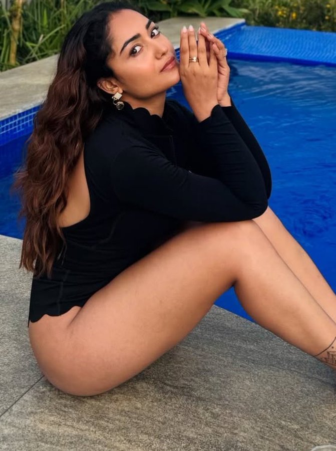 Gumo647XIAADHtj?format=jpg&name=900x900