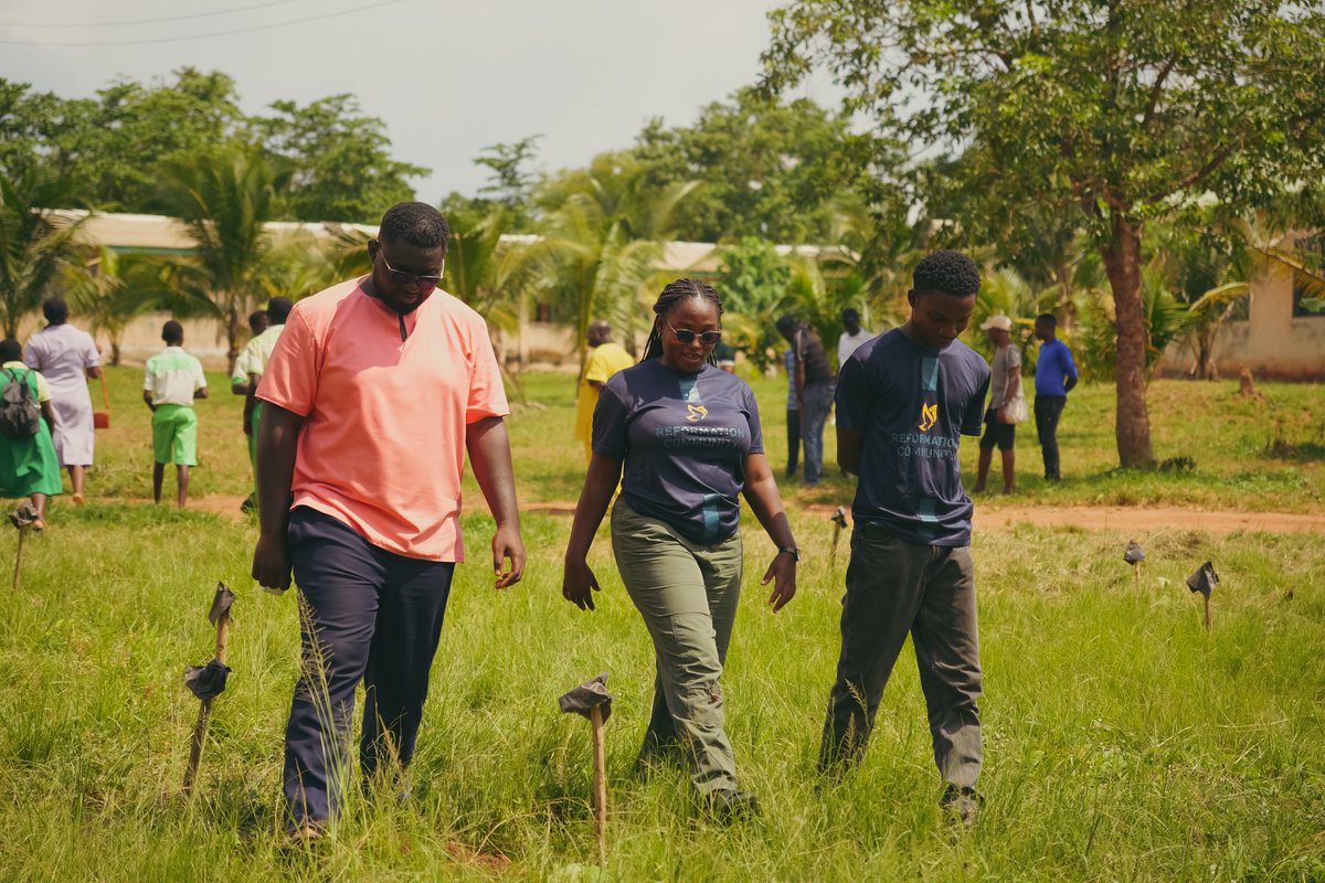reformationgh's tweet image. 🌱 Small steps, big impact.

Our tree planting + environmental education project with partners is complete. More than trees — it was about responsibility, unity &amp;amp; action.

Thank you to everyone who made it happen. 🌍

#ReformationCommunity #YouthAction #Sustainability