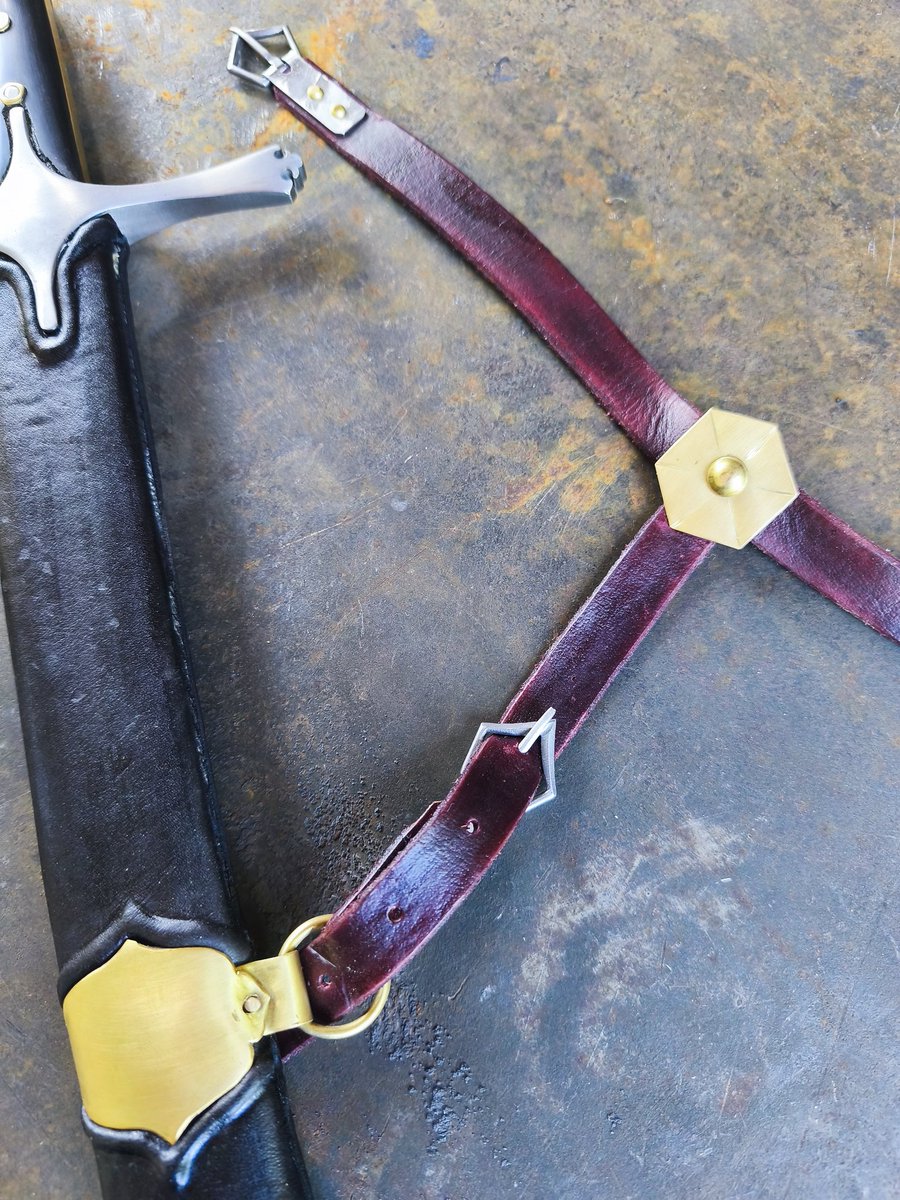 Did a suspension belt for the Kilij, so it's now completely finished.