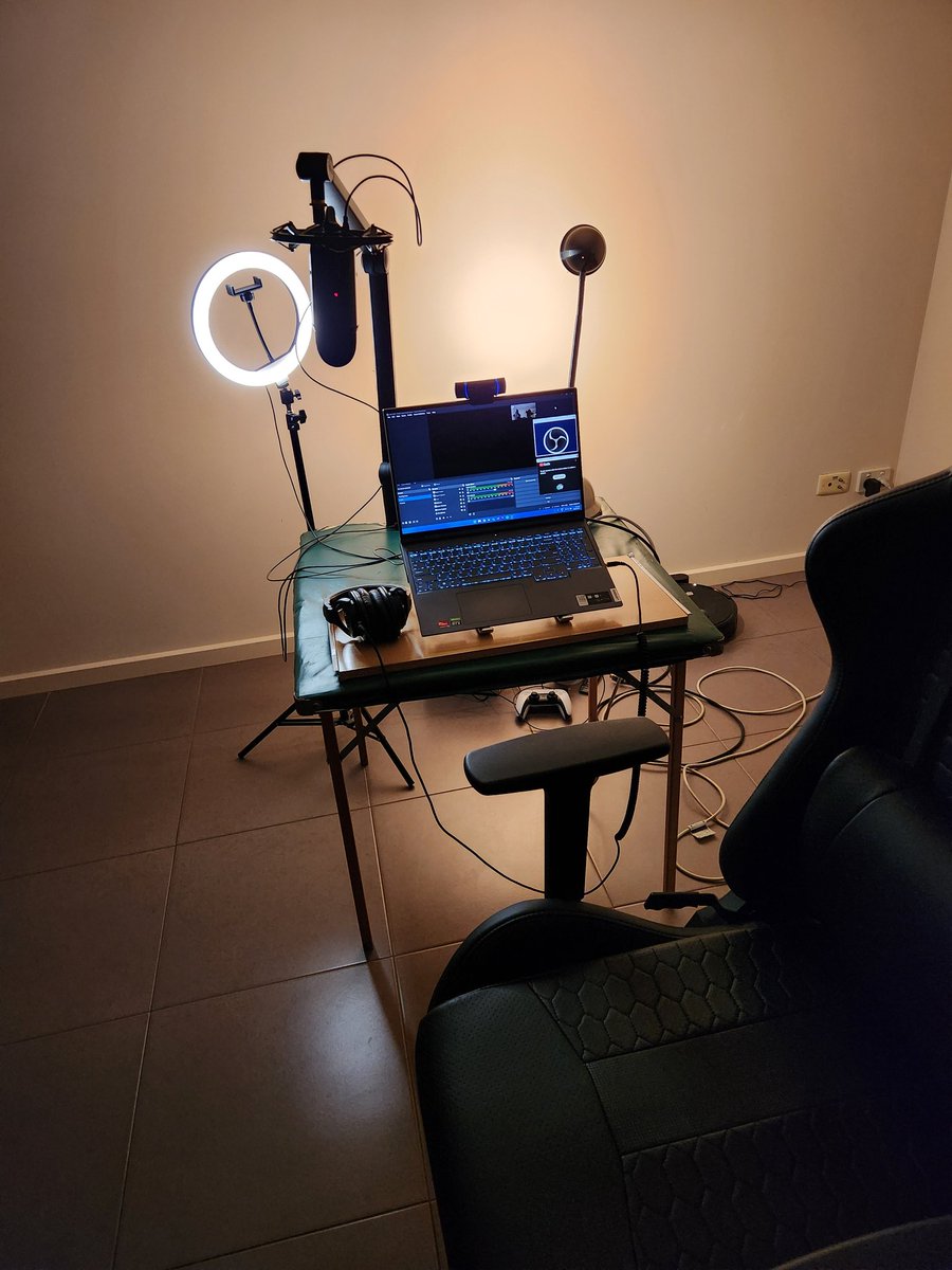 This is my stream setup while I'm in the middle of moving house.

Come watch the magic.

Story Mode Games. Livestreaming Age of Empires II right now.

youtube.com/live/ZWwlXNDd5…