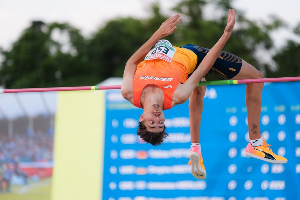 David González logra un fantástico sexto puesto en el Europeo

Fue de lo mejor de la jornada para el equipo español con un salto de altura de 2.21 que supone su mejor marca personal.
<a href="/atletismoRFEA/">atletismoRFEA</a>

burgosdeporte.com/?p=141624