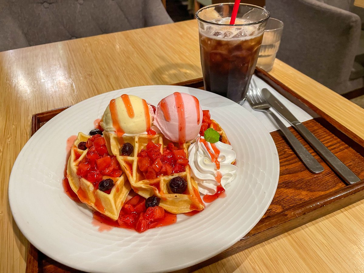 ☕️٩(๑´3｀๑)۶🧇