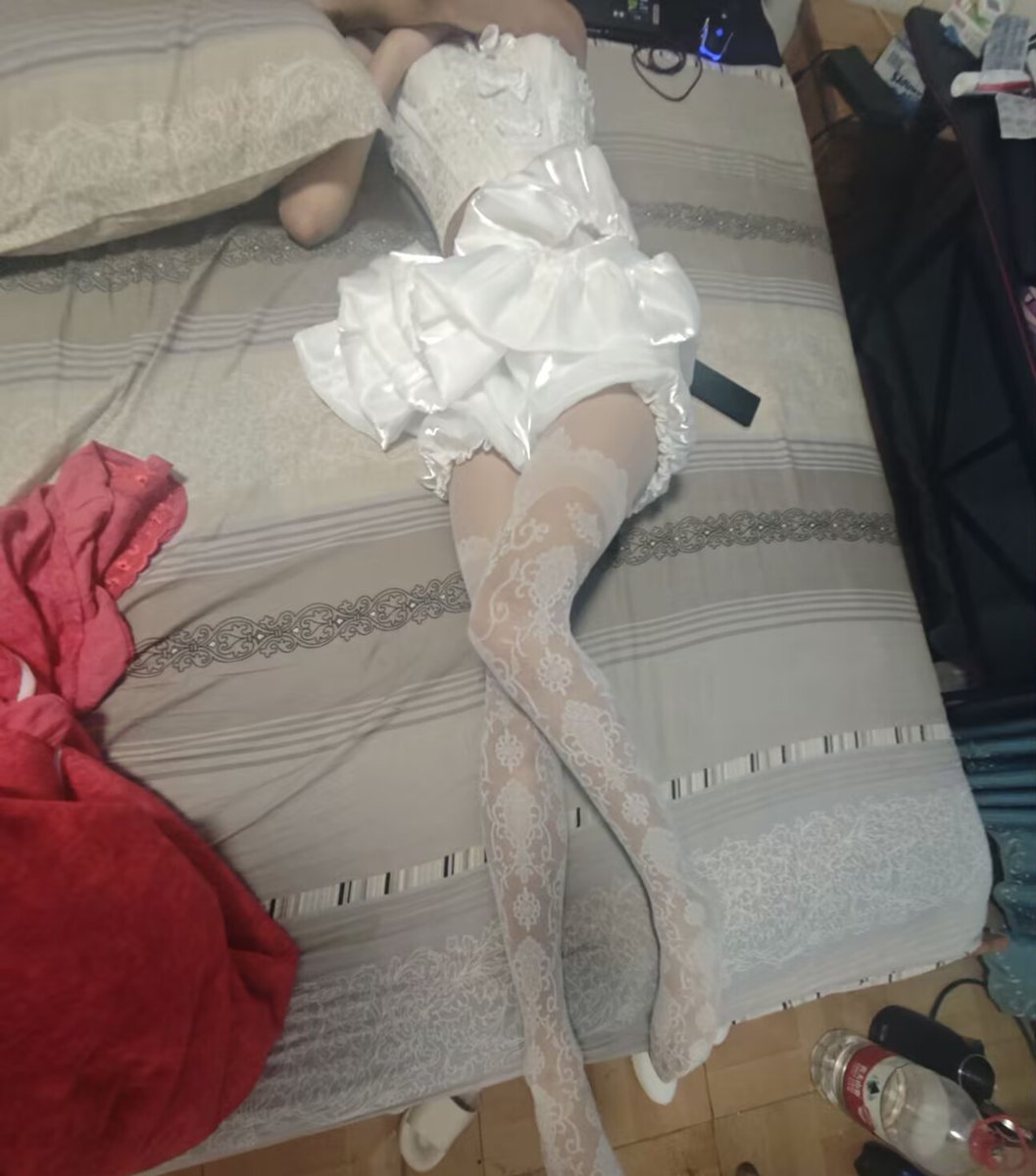 #伪娘 #男娘 唉？为什么要把人家推倒啊？人家做错什么事了吗？