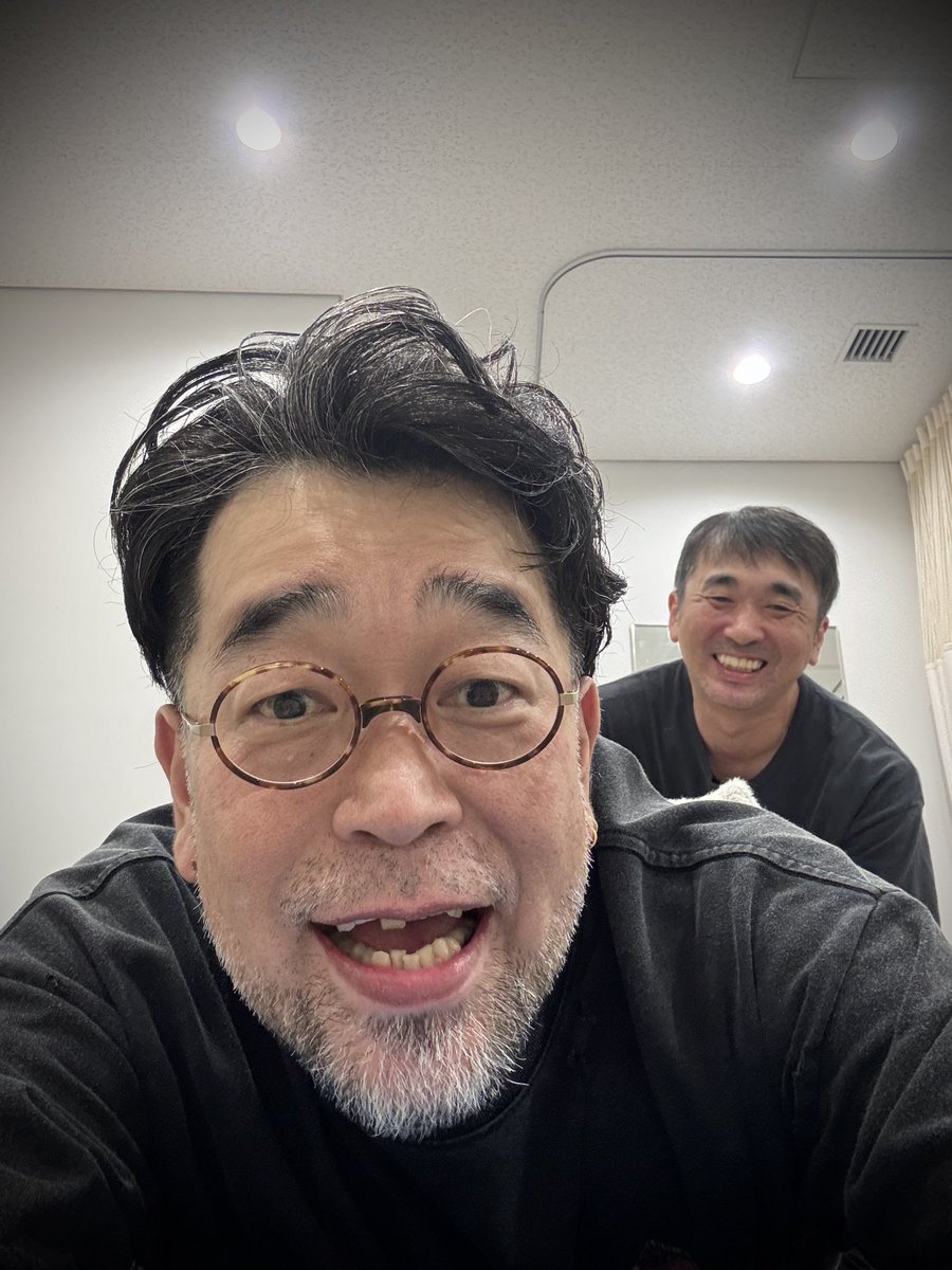 Daviechan's tweet image. はぁ〜、今日の京都公演も楽しかったです〜😍
ほっこりしましたので、恒例の伊藤先生タイムでございます〜!(今日は貴重なタオルなしバージョンです🤭)
今日もお疲れ様でございましたー😊✌️