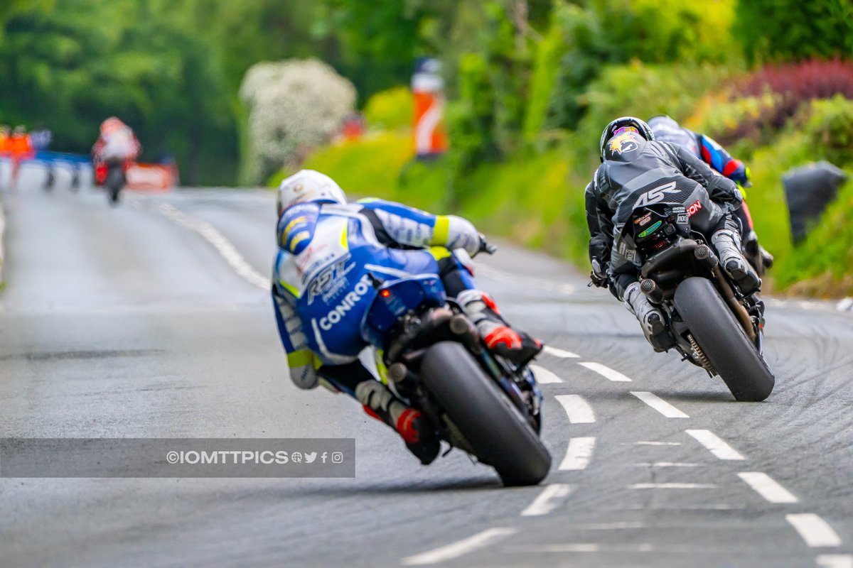 Conor, Dom and Hutchy in close proximity at Bedsted corner, Monster Energy Supersport race 2, TT2025 #iomtt #iomttraces #ttraces #lovett #tt2025