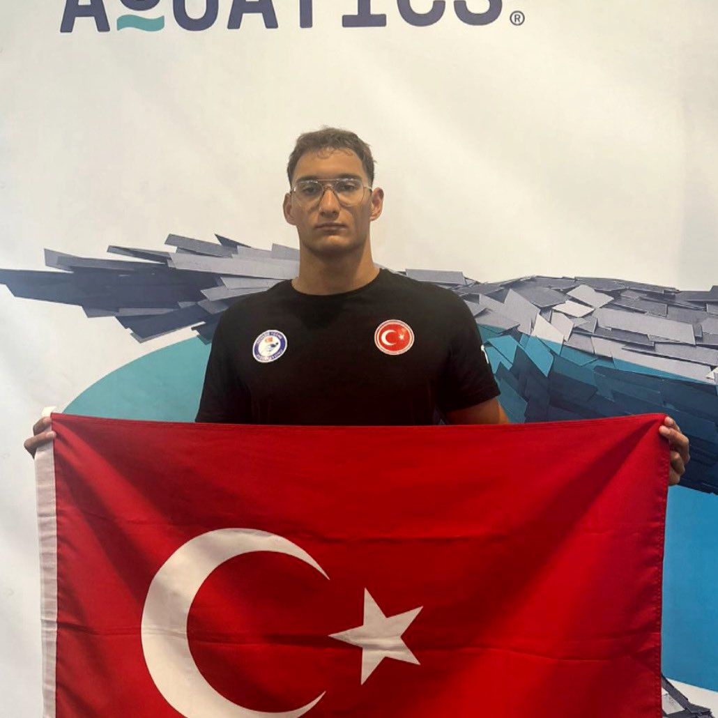 European Aqautics U23 Avrupa Yüzme Şampiyonası’nın son gününde sporcumuz Tolga Temiz 800m Serbest Erkeklerde  8.07.03’lük derecesi ile Avrupa 7’incisi oldu.

Sporcumuzu ve antrenörü Burak Bozkurt’u kutluyoruz.