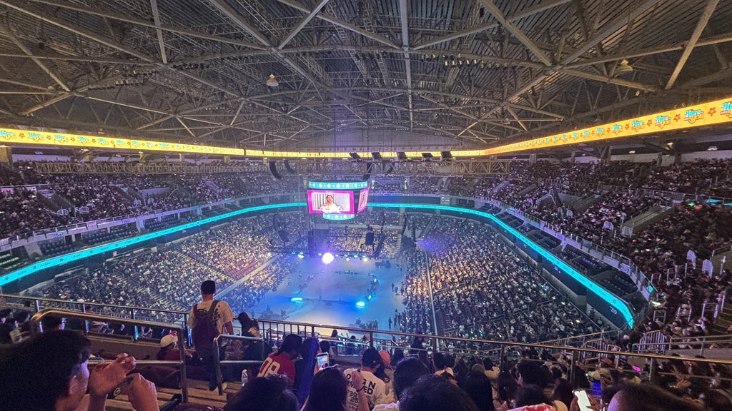 fewiiichan's tweet photo. Grabe yung fanmeet ng BINI 😭 fanmeet pa ba to o concert 😭

#BINI_HomeComingFanMeet https://t.co/Fgn75IRByQ