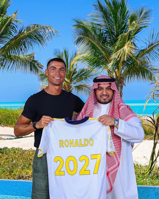 بعد تأكيد بقائه في المملكة.. السعودية الوجهة الذهبية والمفضلة لعائلة كريستيانو رونالدو و #جورجينا_رودريغيز 