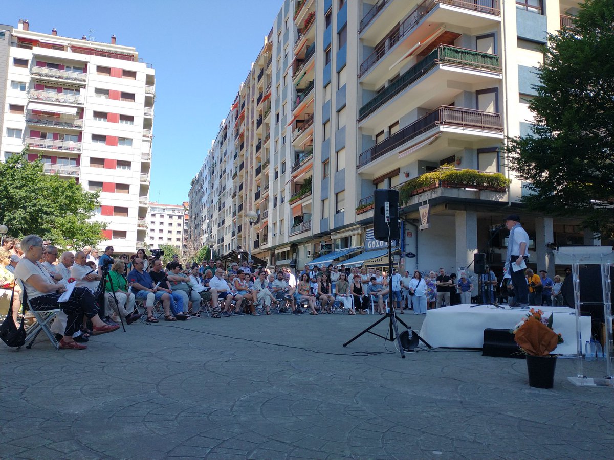 #Rosa Zarra artatu zuen medikuak, Alex Elosegik, errudun aktiboak (forentseak, epailea, Ertzaintza, Atutxa) eta pasiboak (medikuak, ospitaleko zuzendaritza, Medikuen Elkargoa) seinalatu ditu.