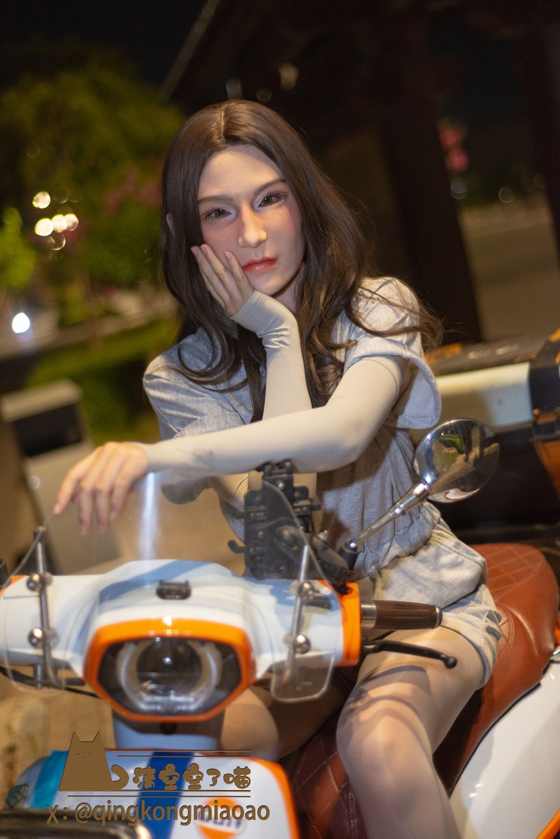 深夜游走的神秘 少女 3.0  
#fetizen铃夏      
源自：<a href="/Fetizen_Mask/">媛野 Fetizen Mask【中文版】</a> 
 #Femalemask #Masker #maskdoll